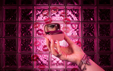 Womanizer Snap: The Compact Clitoral Stimulator for Travel