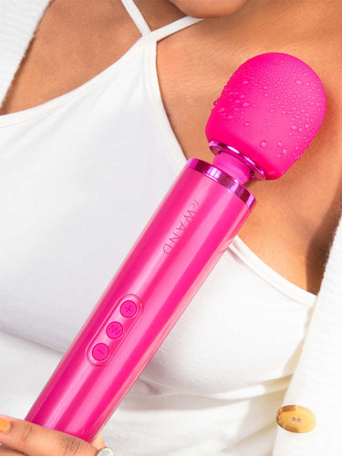 Le Wand Rechargeable Body Massager Magenta