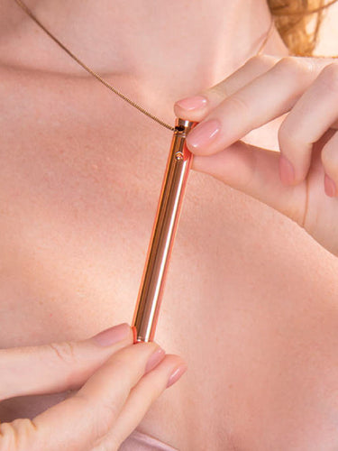 Le Wand Necklace Vibe Stainless Steel Vibrator Rose Gold